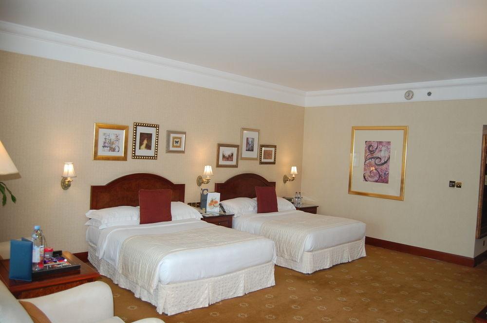 Jood Palace Hotel ドバイ エクステリア 写真 A room at the hotel