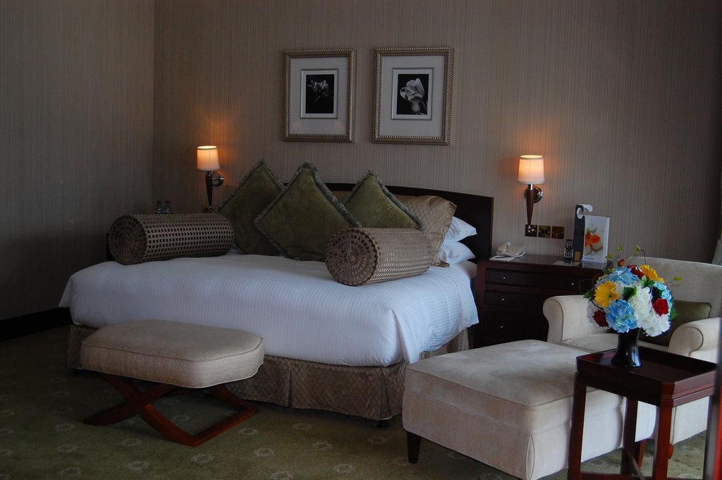 Jood Palace Hotel ドバイ エクステリア 写真 A bedroom at the hotel