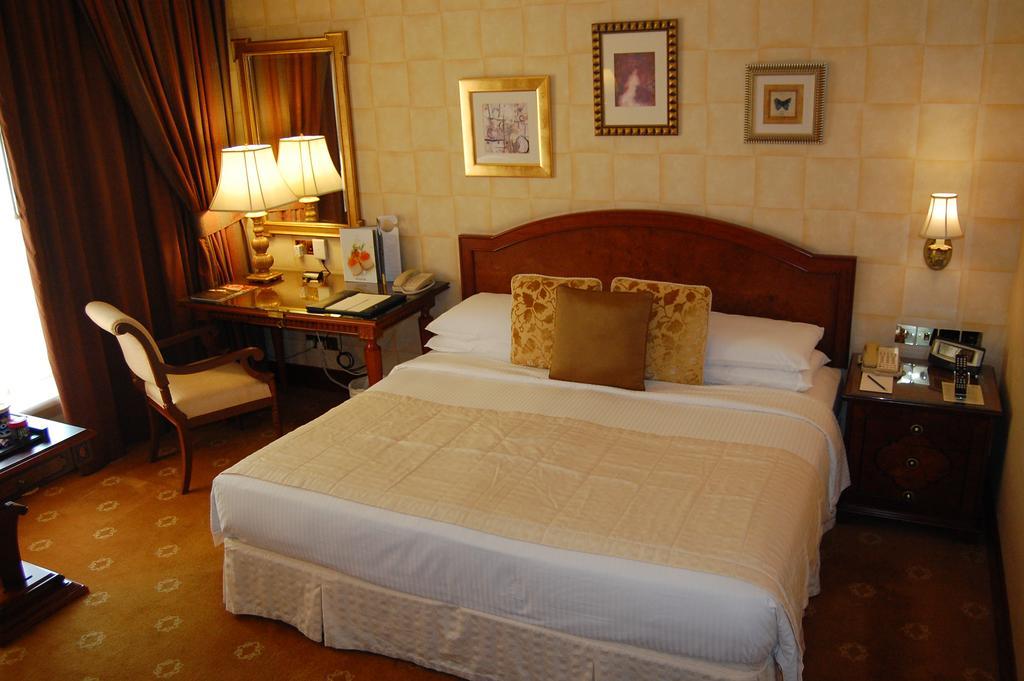 Jood Palace Hotel ドバイ エクステリア 写真 A room at the hotel